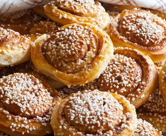 » Världens godaste kanelbullar