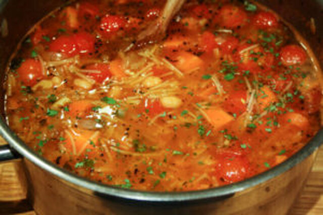 Minestrone & Vita bönor i tomatsås