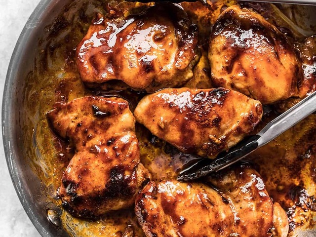 Sweet and Spicy Glazed Chicken Thighs