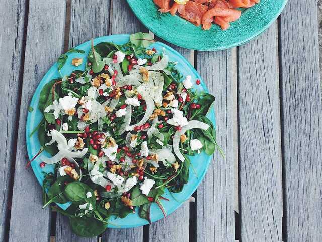 Julsallad med granatäpple och dijondressing