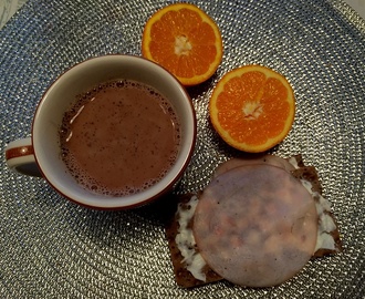 Hot soy-cocoa. Varm sojamjölk-choklad