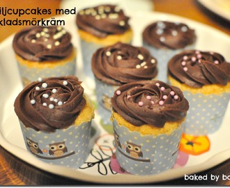 Vaniljcupcakes med chokladsmörkräm