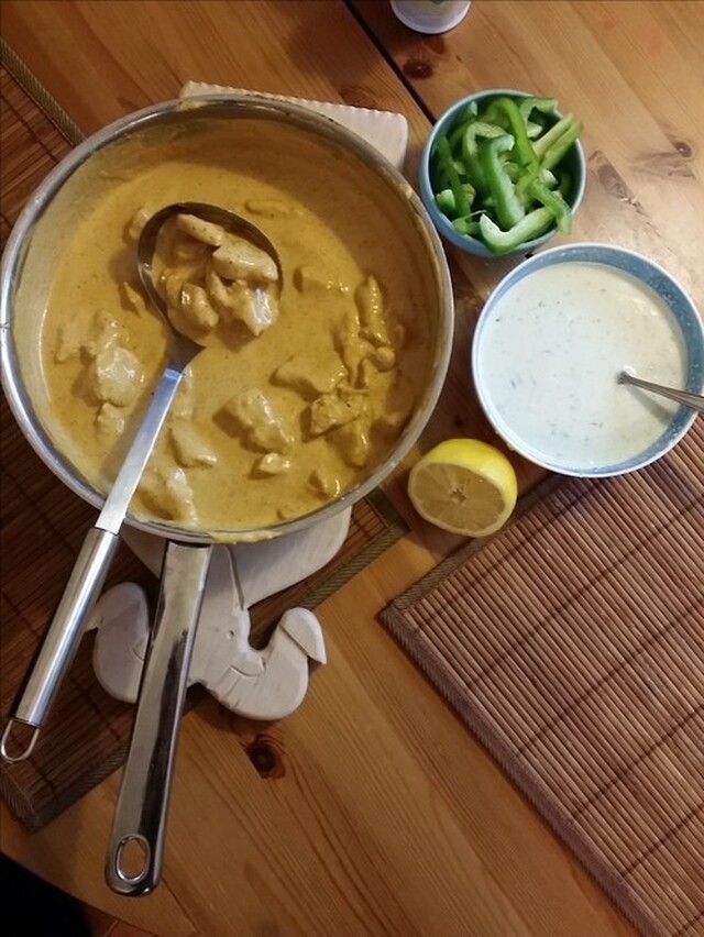 Chicken tikka masala och yoghurtdressing recept