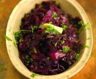 Must-try red cabbage braised with apple, bacon & balsamic vinegar