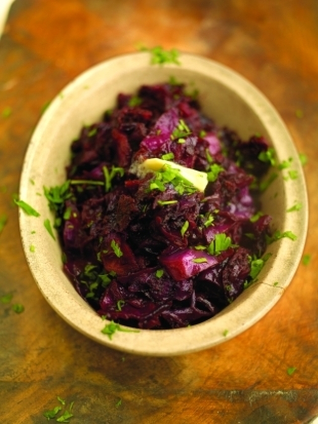 Must-try red cabbage braised with apple, bacon & balsamic vinegar