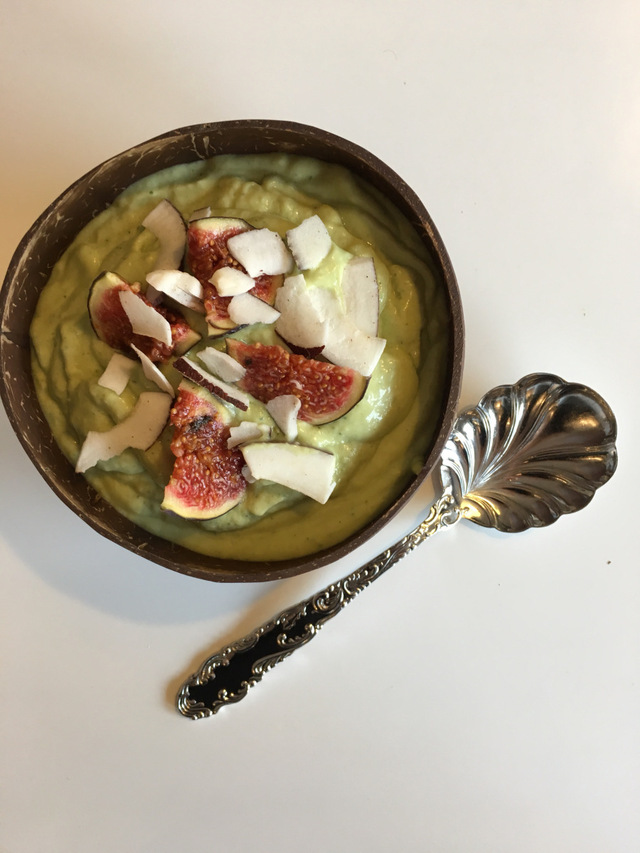 Julias supergröna smoothiebowl – AIP