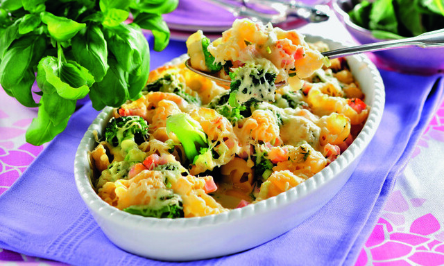 Pastagratäng med broccoli & skinka