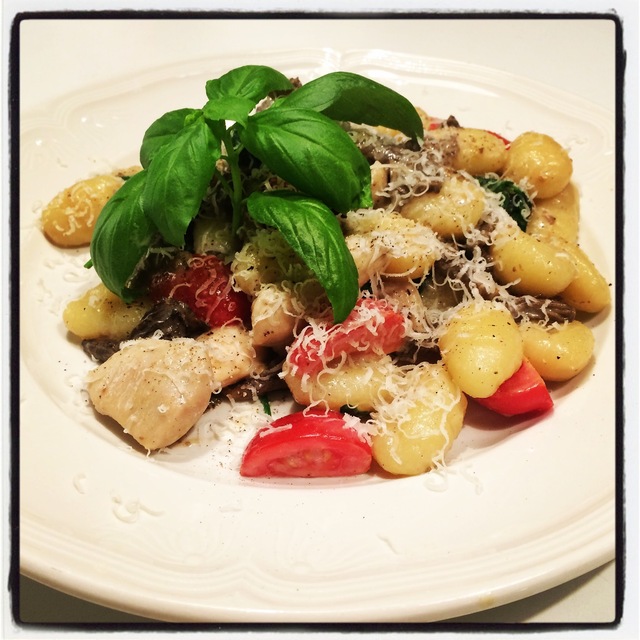Gnocchi med kyckling, kantarell, tomat och bladspenat 11 propoints