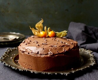 Lyxig chokladtårta med mocca/karamell-frosting (vegan, naturligt glutenfri, utan vitt socker)