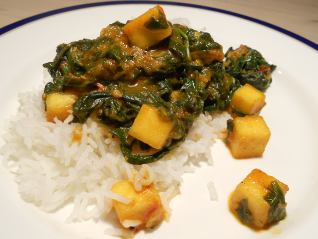 Palak paneer - indisk färskost med spenatröra