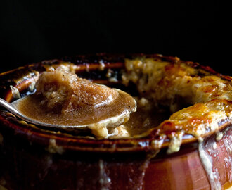 One-Pot French Onion Soup With Garlic-Gruyère Croutons