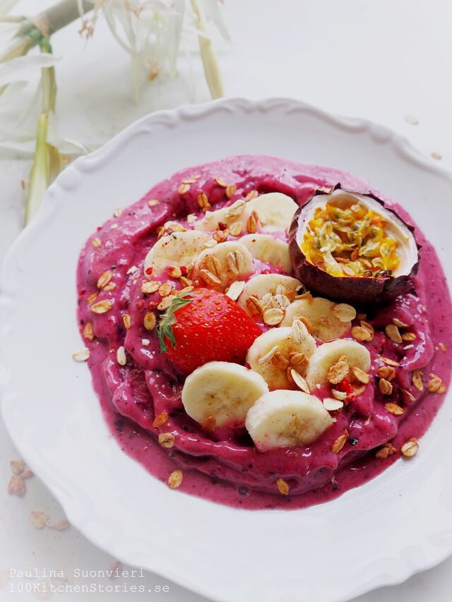 Passion Fruit Smoothie Bowl with Fresh Strawberries and Banana