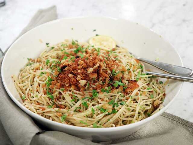 Spaghetti pangrattato