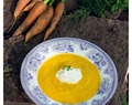Morotssoppa med citronsmakande fetaostkräm