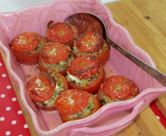 Bakade tomater med brie, bulgur och örter