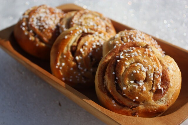 Saftiga kanelbullar med mandelmassa