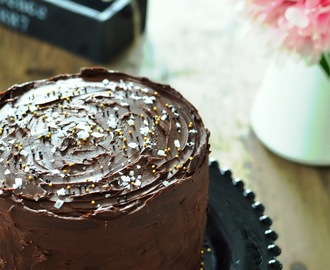 Salty Caramel Chocolate Cake (Chokladtårta med salt karamell)