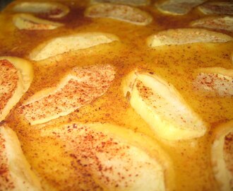 Ugnspannkaka med majsmjöl, proteinpulver och äpple