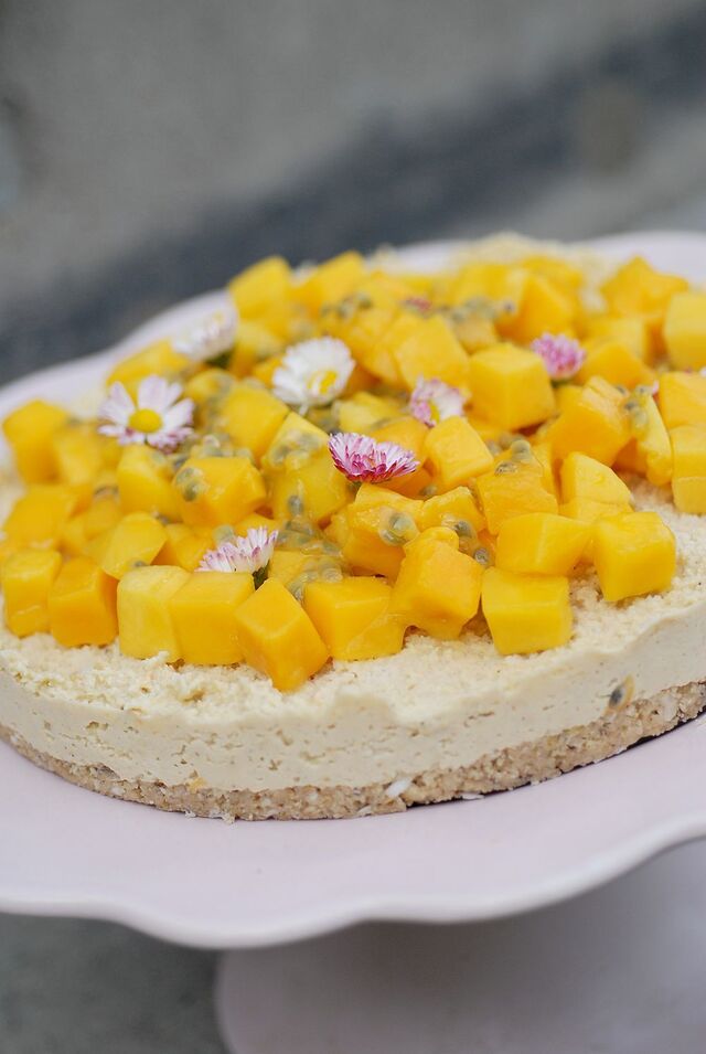 Raw cheesecake med mango och passionsfrukt