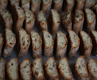 Biscotti med mandel och hasselnötter