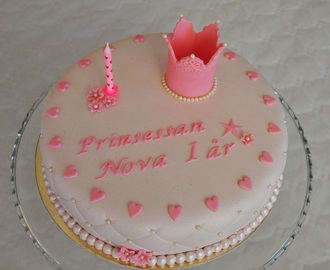 Min andra prinsessas 1-års tårta!!