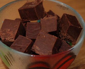 Lucka 23: Mörk chokladfudge på mitt vis
