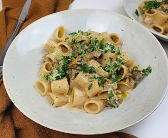 Krämig pasta med trattkantareller