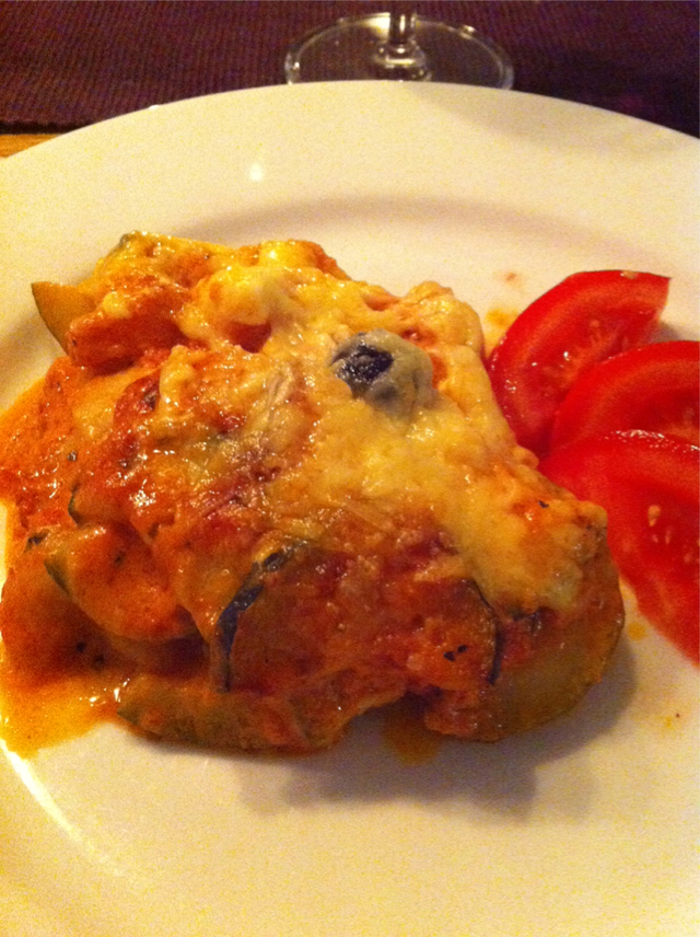 Vegetarisk krämig lasagne med zucchini.