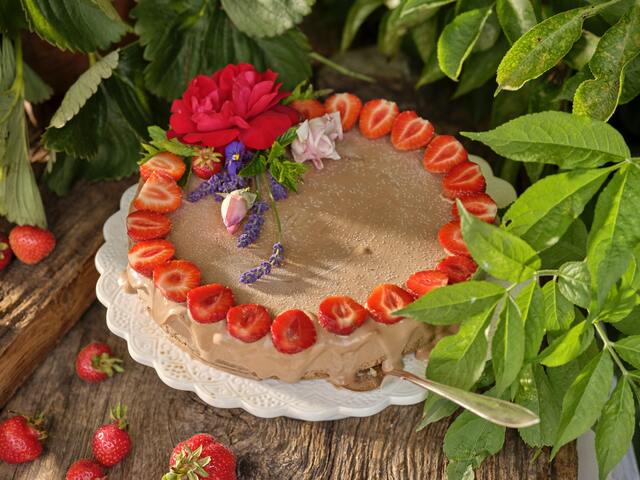 Chokladtårta med jordgubbar och nutella