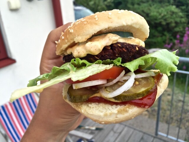 Veganska hamburgare! | Jävligt gott - vegetarisk mat och vegetariska recept för alla, lagad enkelt och jävligt gott.