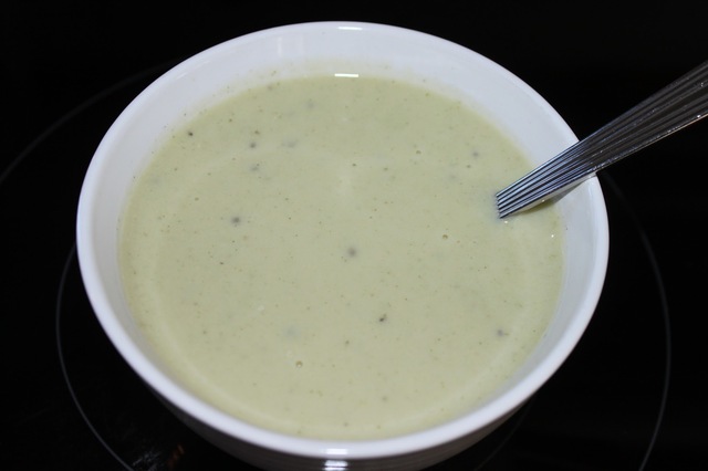 Mixad soppa med vitkål och broccoli