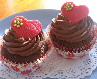 Chokladmuffins med röda hjärtan