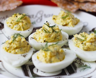 Ägghalvor med senapsröra aka Deviled Eggs