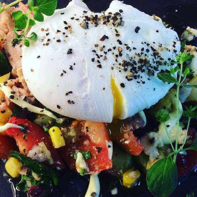 Tuna salad with poached egg by ??Nadia watrich?? #åretsäggrätt