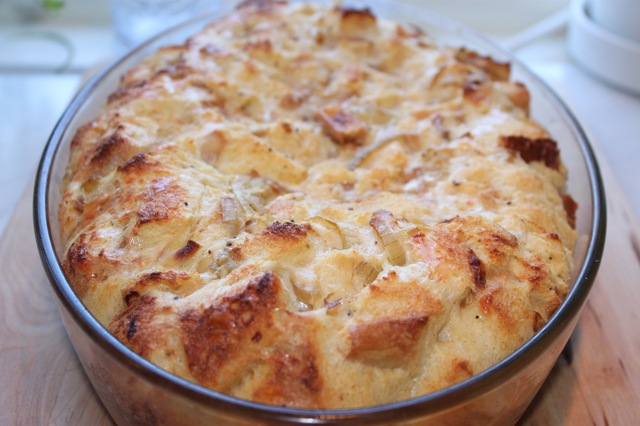 Cheese and onionpudding