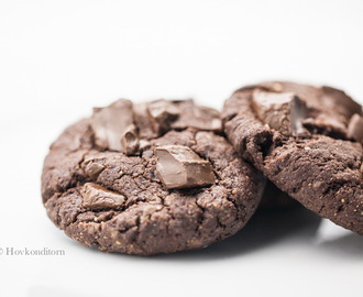 Vegan and Gluten-Free Peanut Butter Chocolate Cookies