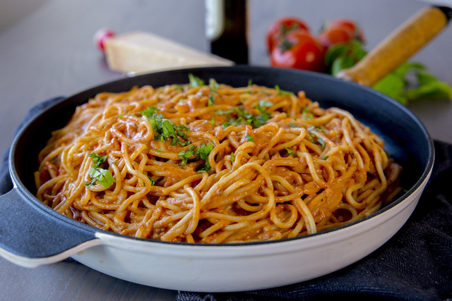 Spaghetti i krämig tomatsås- Middag på 30 min