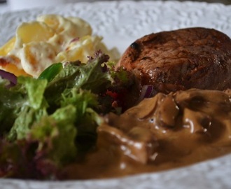 Kalvtournedos med svampsås och potatisgratäng