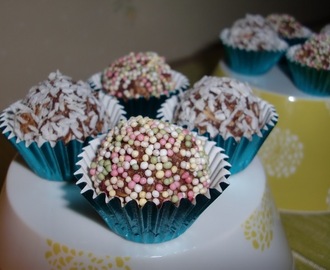 Chokladbollar med polkagriskross