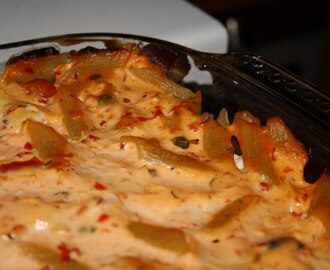 Pastagratäng med paprika och fårost