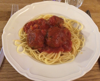 Torbjörns högrevsköttbullar i tomatsås