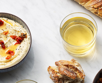 Lyxig Hummus med parmesan och kronärtskockshjärtan