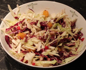 Kålsallad med apelsin och granatäpple