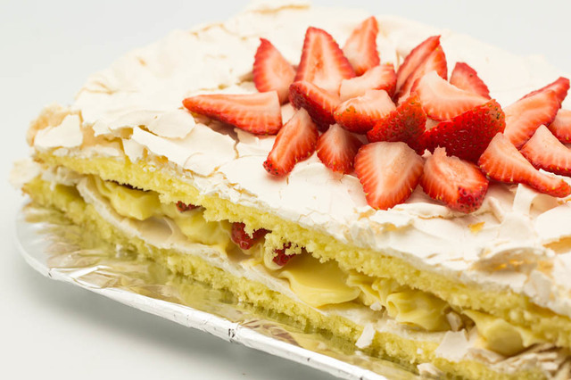 Meringue Cake with Strawberry-Rum Filling