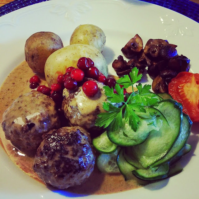 Köttbullar i ölgräddsås