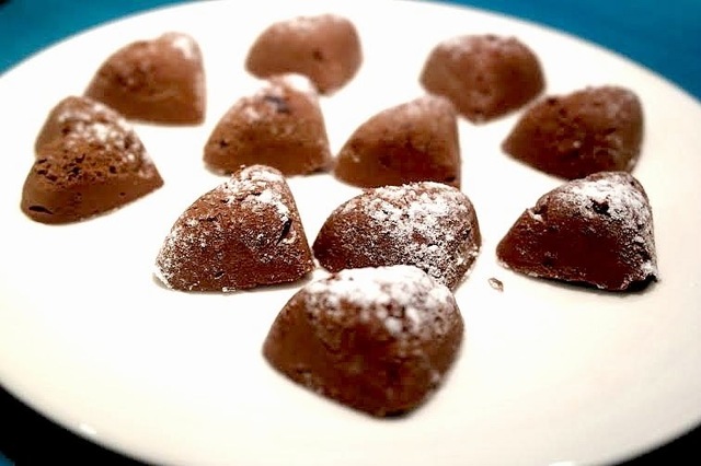 Raw chokladtryffel på svarta bönor (utan vitt socker)