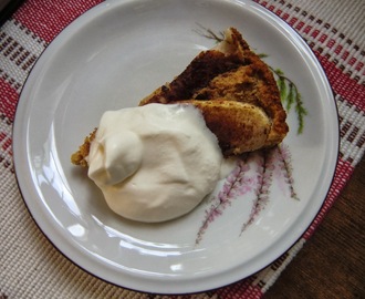 Enkel, nyttig och kryddsmakande äppelkaka med mandelmjöl och kokosmjöl - gluten och laktosfri