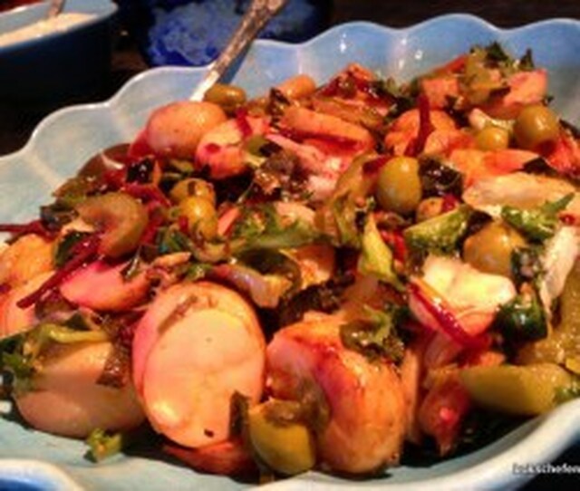Rostad potatissallad med grillade grönsaker och oliver