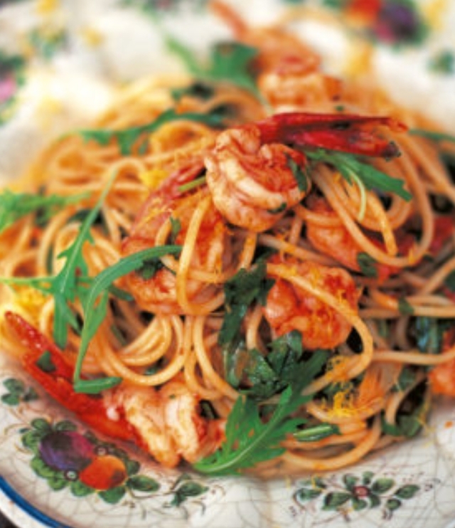 Jamie Olivers spagetti med räkor och ruccola