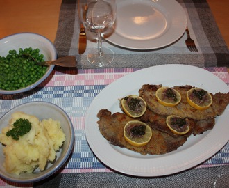 Wienerschnitzel med mos och ärtor